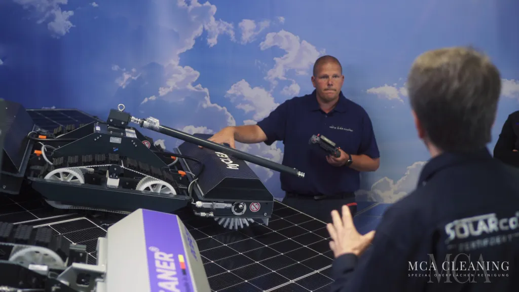 Virtueller 3D-Showroom mit Solarreinigungsrobotern führender Hersteller